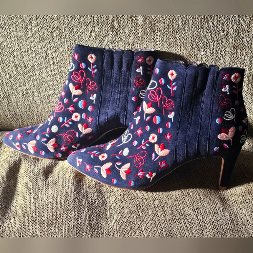 Boden  Boden Bridgewater Ankle  Booties Womens Embroidered Floral